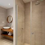 빌라 Clementine With Pool, Sea View 수티반