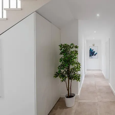 Clementine With Pool, Sea View Villa