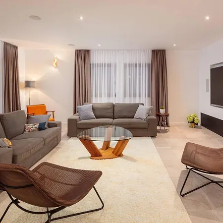 Clementine With Pool, Sea View Villa *