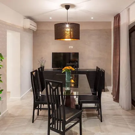 Clementine With Pool, Sea View Villa *