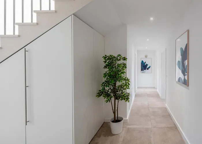 Clementine With Pool, Sea View Villa