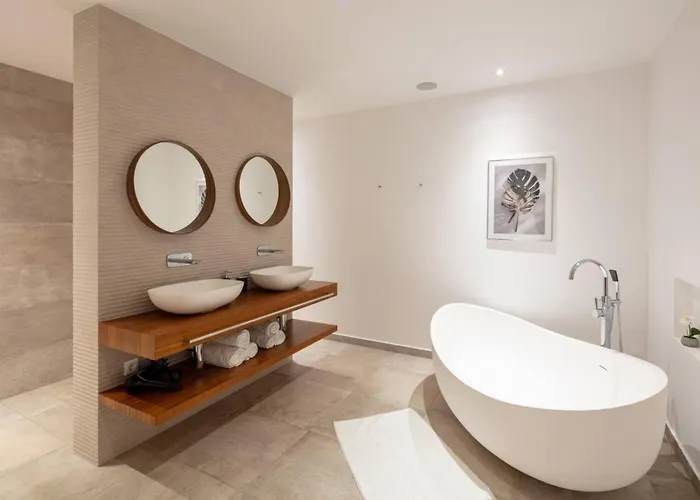 Clementine With Pool, Sea View * Sutivan