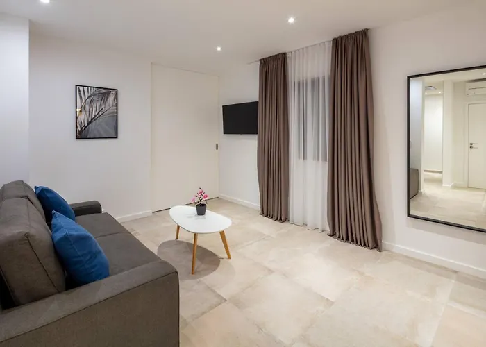 Clementine With Pool, Sea View Villa