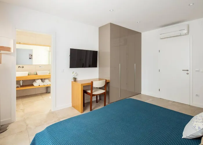 Clementine With Pool, Sea View Villa