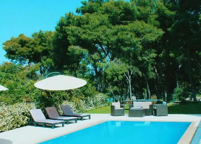 Clementine With Pool, Sea View *