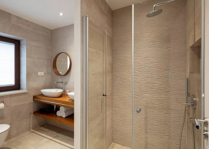 Villa Clementine With Pool, Sea View Sutivan