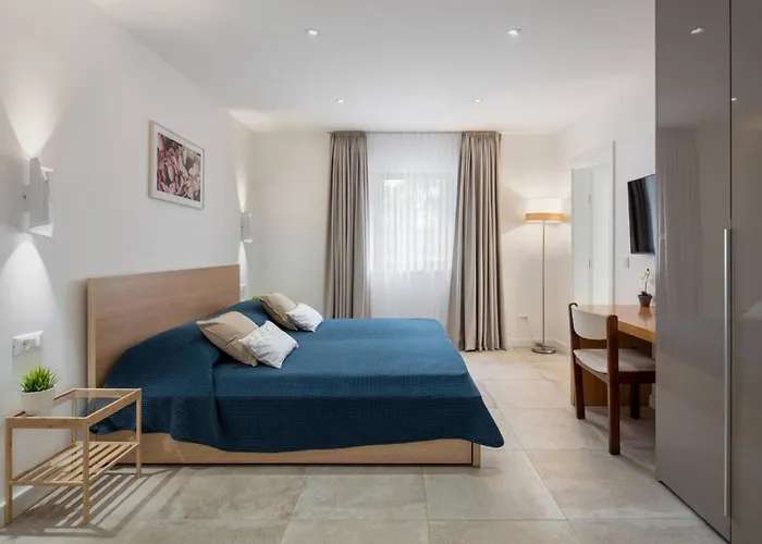 Clementine With Pool, Sea View Villa Sutivan