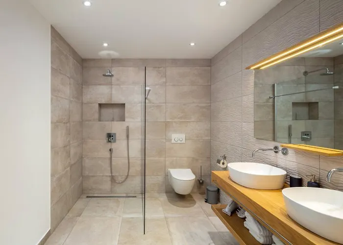 Clementine With Pool, Sea View Sutivan